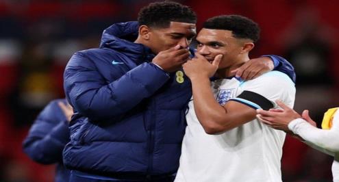 تقارير: ريال مدريد وليفربول يناقشان مستقبل أرنولد قبل موقعة دوري الأبطال